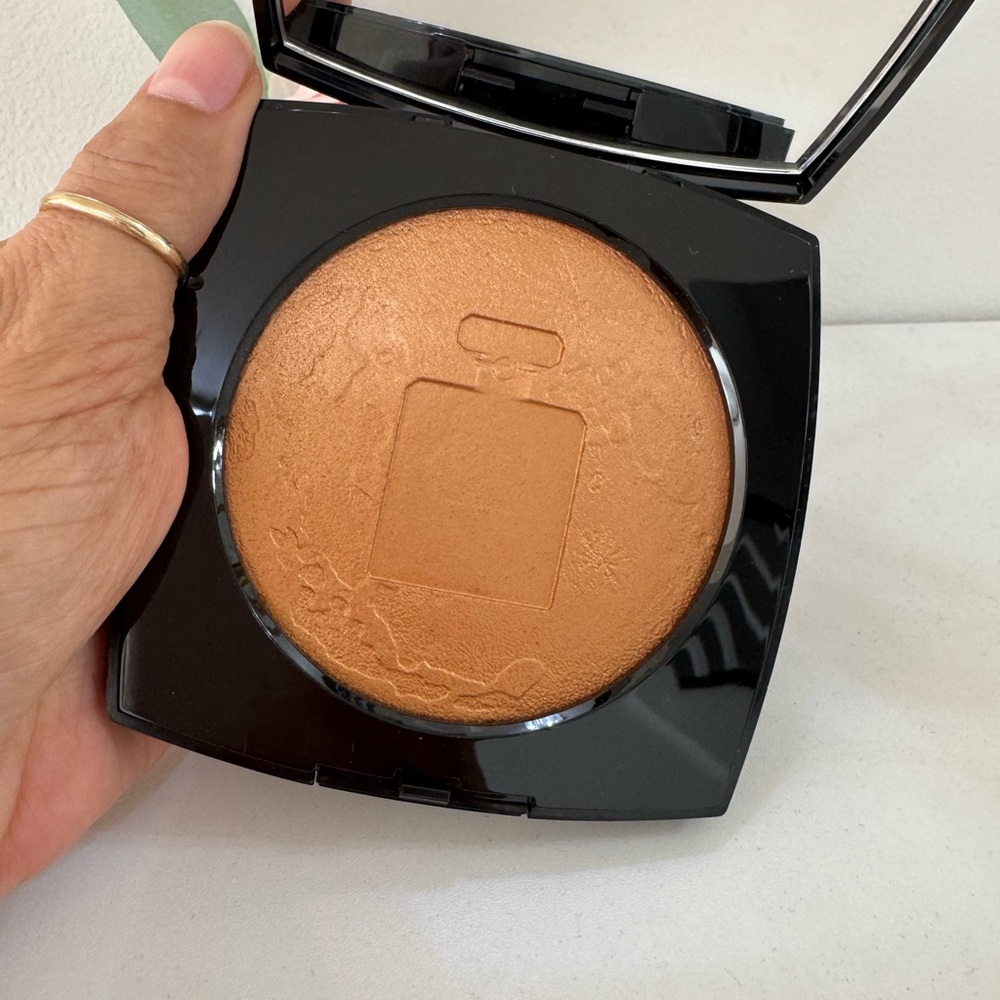 CHANEL ECLAT LUNAIRE MAXI POUDRE ILLUMINATRICE OVERSIZE ILLUMINATION FACE POWDER